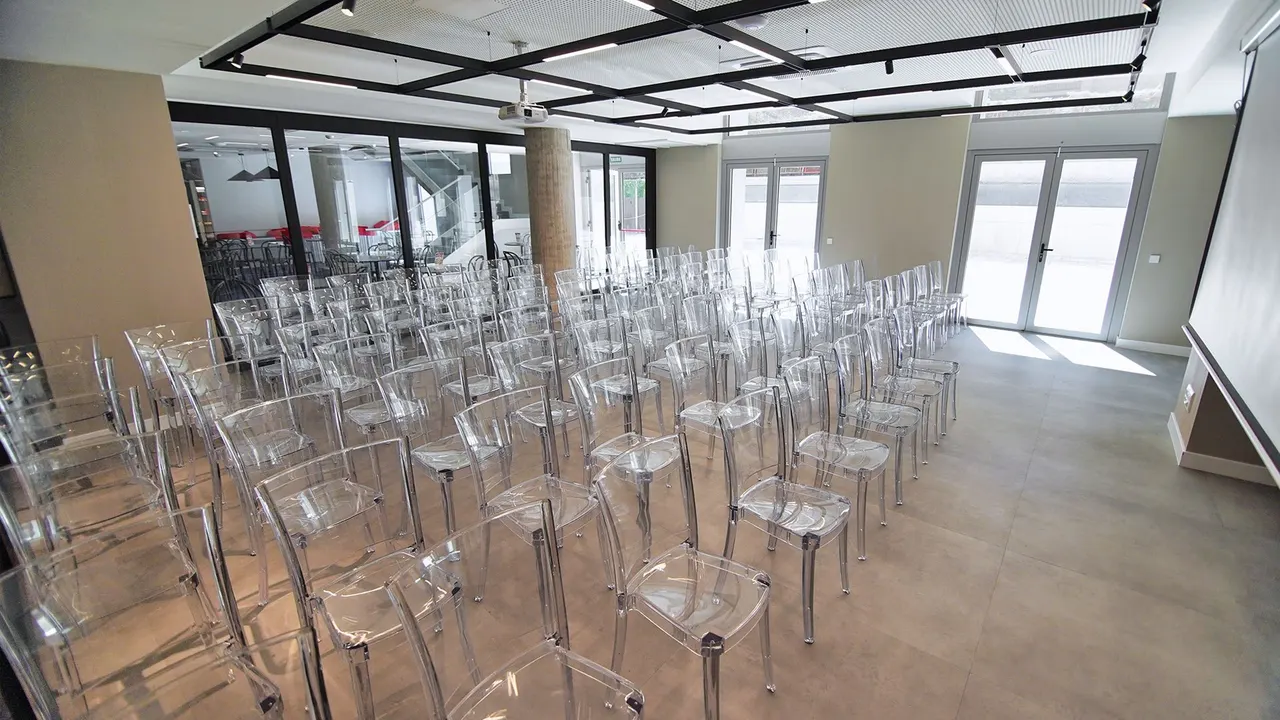 AIL Spaces Madrid (auditorio/seminario y espacios polivalentes) en Madrid, aforo hasta 153 personas