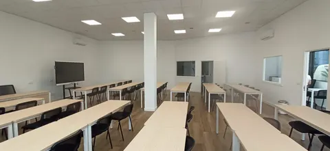 Aulas Alcanza (Villaverde) en Madrid, aforo hasta 65 personas · imagen 2
