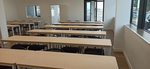 Aulas Alcanza (Villaverde) en Madrid, aforo hasta 65 personas · imagen 6