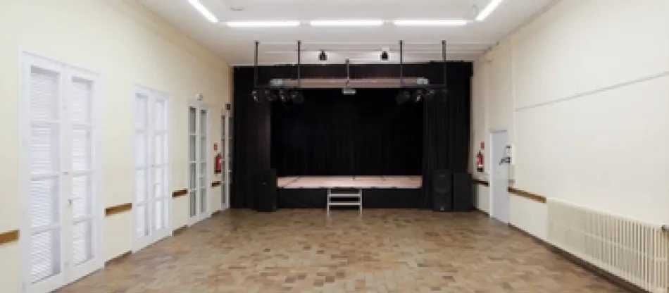 Centre Cívic Guinardó (Sala d'Actes) en Barcelona, aforo hasta 90 personas