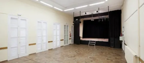 Centre Cívic Guinardó (Sala d'Actes) en Barcelona, aforo hasta 90 personas · imagen 2