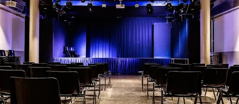 Centre Cívic La Sagrera - La Barraca (Sala d'Actes) en Barcelona, aforo hasta 120 personas · imagen 2