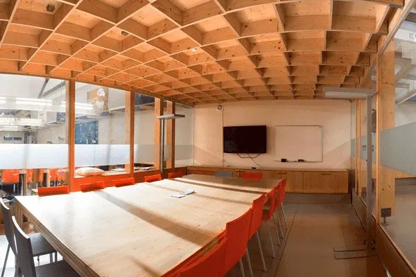 CREC Coworking (Sheldon Cooper Room) en Barcelona, aforo hasta 60 personas