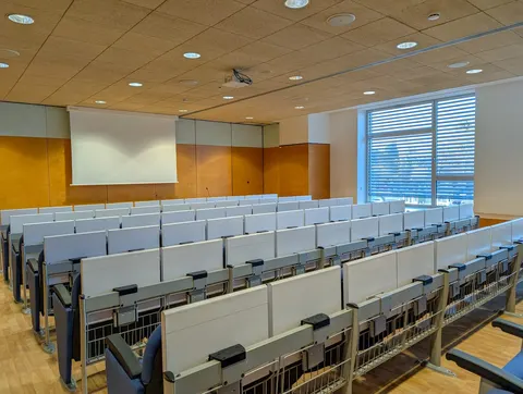 EPSEB-UPC (Sala de Graus y aulas docentes) en Barcelona, aforo hasta 210 personas · imagen 2