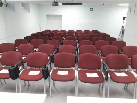 FUHEM - Espacio Abierto y Colegio Montserrat (salas en alquiler) en Madrid, aforo hasta 160 personas