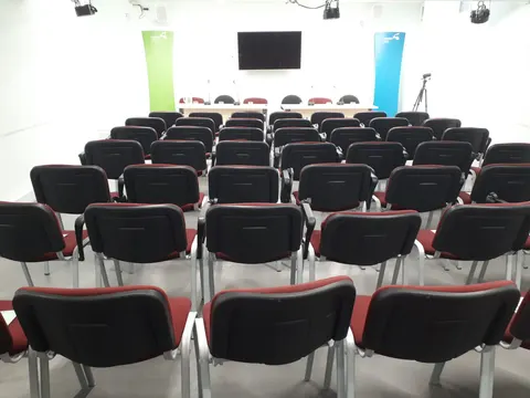 FUHEM - Espacio Abierto y Colegio Montserrat (salas en alquiler) en Madrid, aforo hasta 160 personas · imagen 2