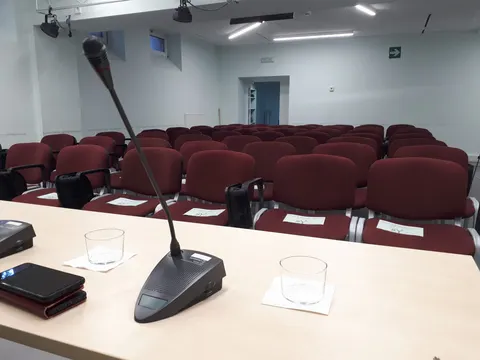FUHEM - Espacio Abierto y Colegio Montserrat (salas en alquiler) en Madrid, aforo hasta 160 personas · imagen 3