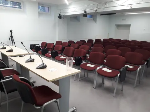 FUHEM - Espacio Abierto y Colegio Montserrat (salas en alquiler) en Madrid, aforo hasta 160 personas · imagen 4