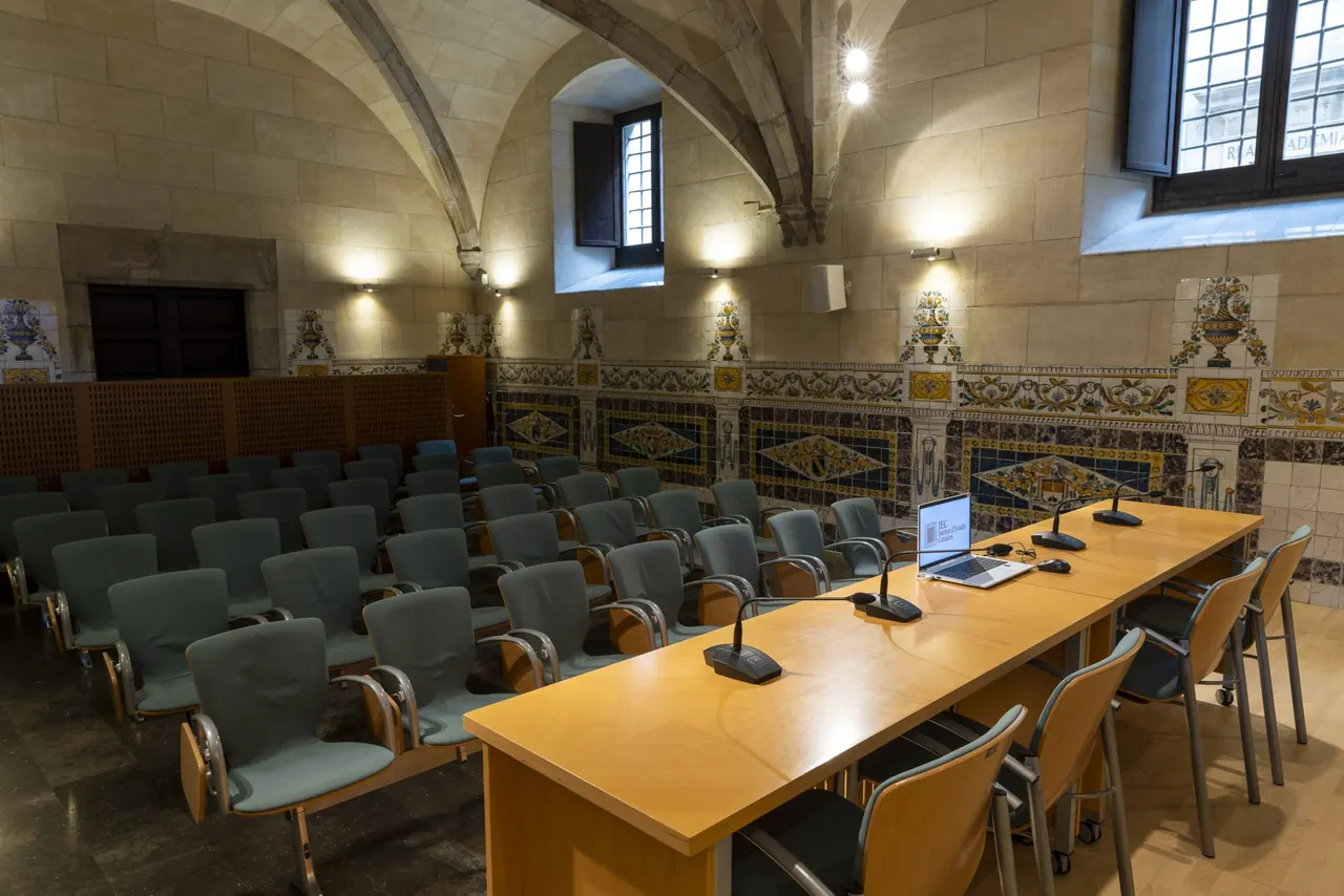 Institut d'Estudis Catalans - Casa de Convalescència en Barcelona, aforo hasta 220 personas