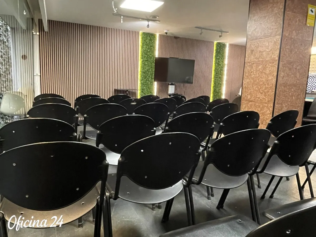 Oficina24 (Sala de Conferencias) en Barcelona, aforo hasta 60 personas