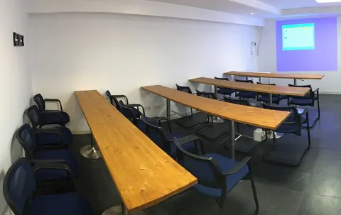 Oficina24 (Sala de Conferencias) en Barcelona, aforo hasta 60 personas · imagen 3