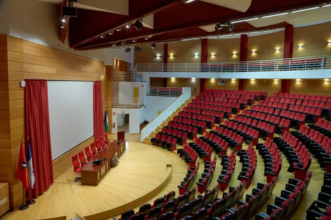 Universidad de Málaga - Auditorios y salones de actos (alquiler de espacios) en Málaga, aforo hasta 526 personas · imagen 3